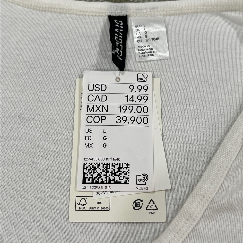 Women’s White Long-Sleeve Scoop Neck Top - Picture 3 of 3